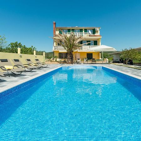 Crowonder Sun&Fun Holiday House With Large Swimming Pool, Playroom And Garden Bibinje Extérieur photo