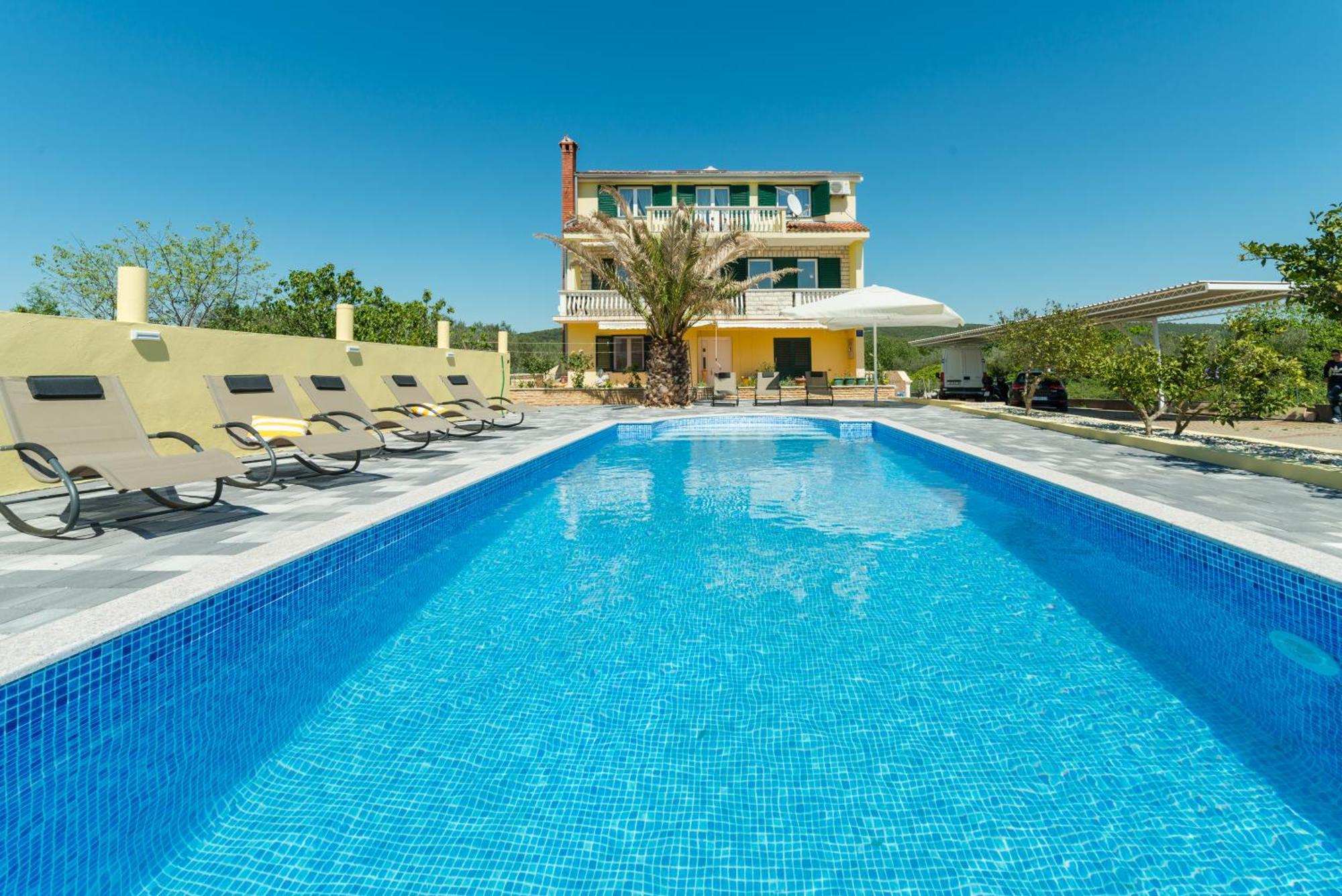 Crowonder Sun&Fun Holiday House With Large Swimming Pool, Playroom And Garden Bibinje Extérieur photo