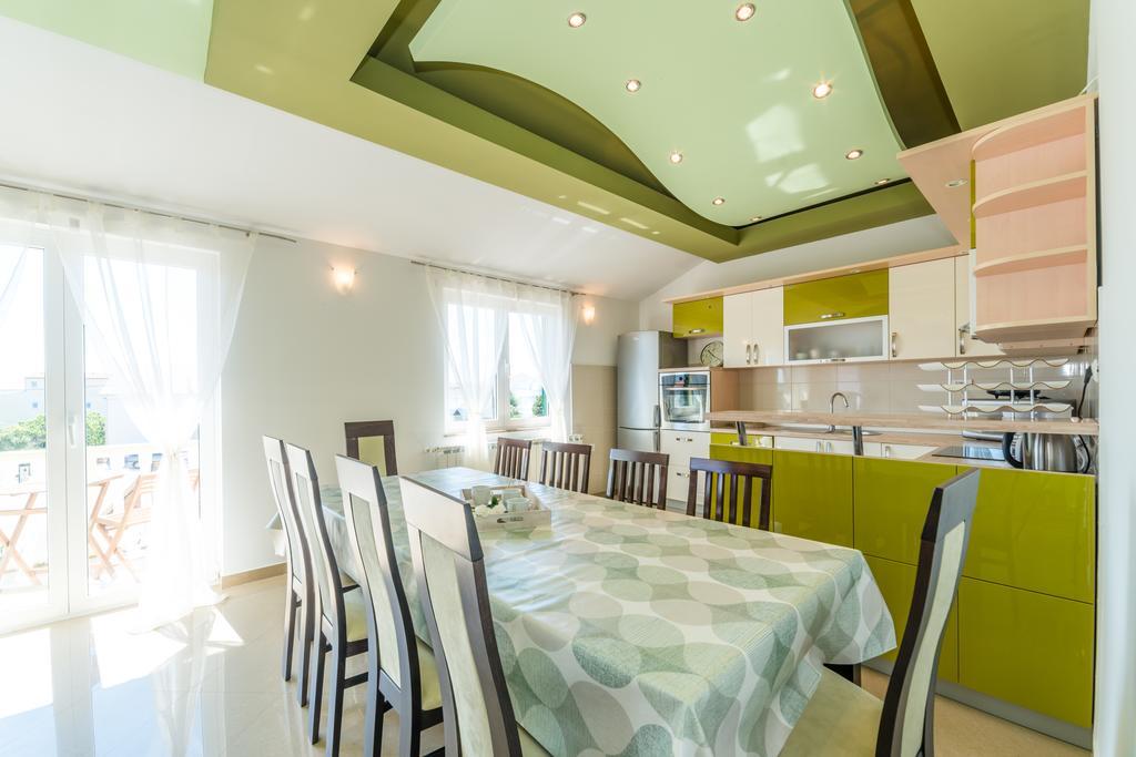 Crowonder Sun&Fun Holiday House With Large Swimming Pool, Playroom And Garden Bibinje Extérieur photo