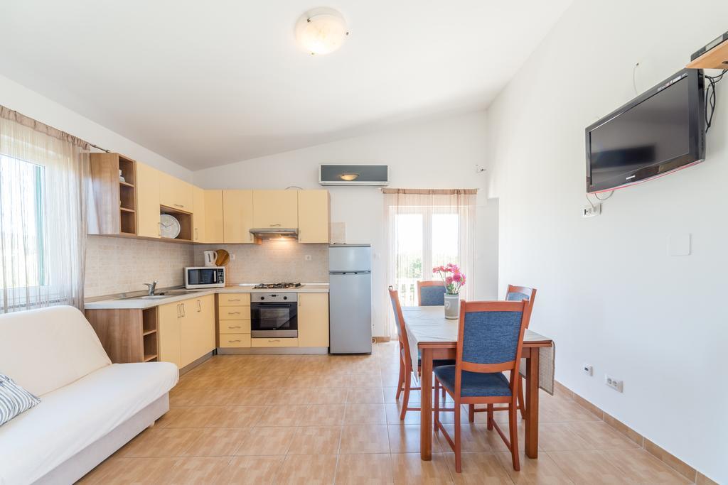 Crowonder Sun&Fun Holiday House With Large Swimming Pool, Playroom And Garden Bibinje Extérieur photo