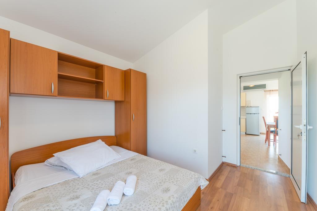 Crowonder Sun&Fun Holiday House With Large Swimming Pool, Playroom And Garden Bibinje Extérieur photo