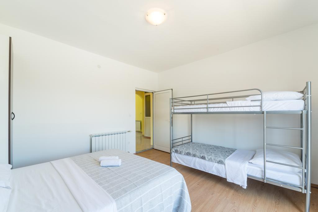Crowonder Sun&Fun Holiday House With Large Swimming Pool, Playroom And Garden Bibinje Extérieur photo
