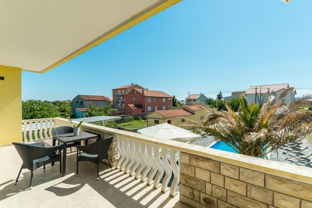 Crowonder Sun&Fun Holiday House With Large Swimming Pool, Playroom And Garden Bibinje Extérieur photo