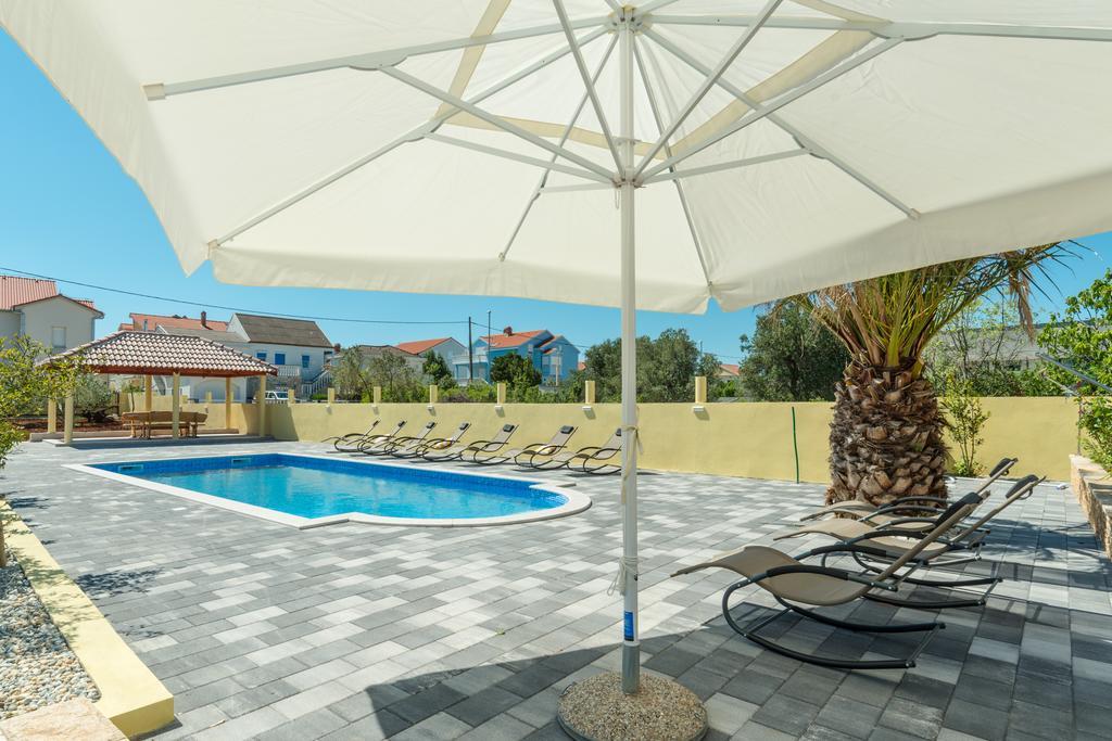 Crowonder Sun&Fun Holiday House With Large Swimming Pool, Playroom And Garden Bibinje Extérieur photo